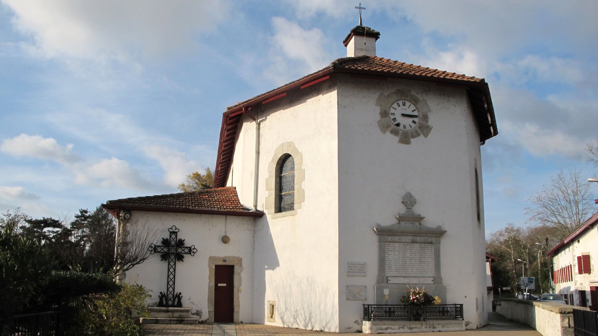 Saint Pierre eliza, Hiriburu