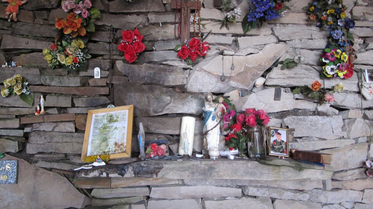 Ermita Ihizelaia inguruan, Azkaine