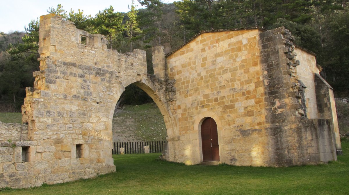 San Adrian ermita Irantzuko monastegiaren barruan