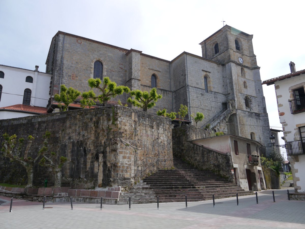 San Esteban eliza, Bera