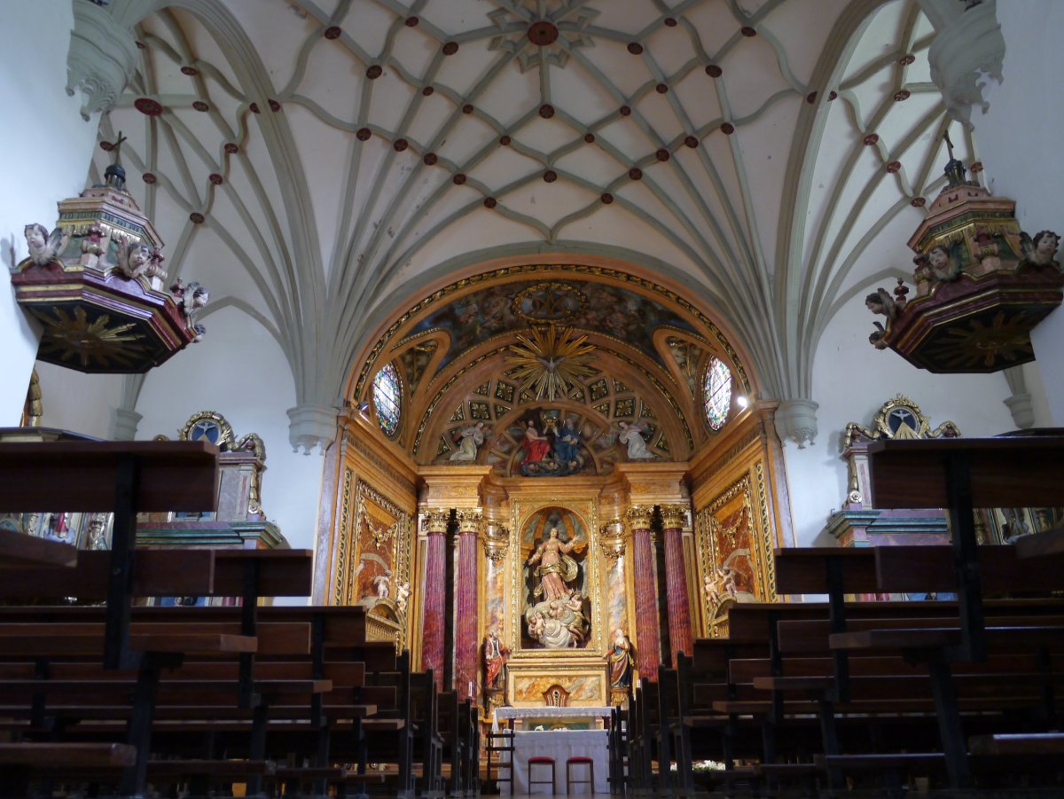 Santa Maria eliza, Etxalar