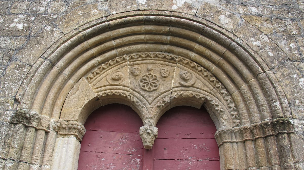 Saint Jacques eliza, Arruta Sarrikota