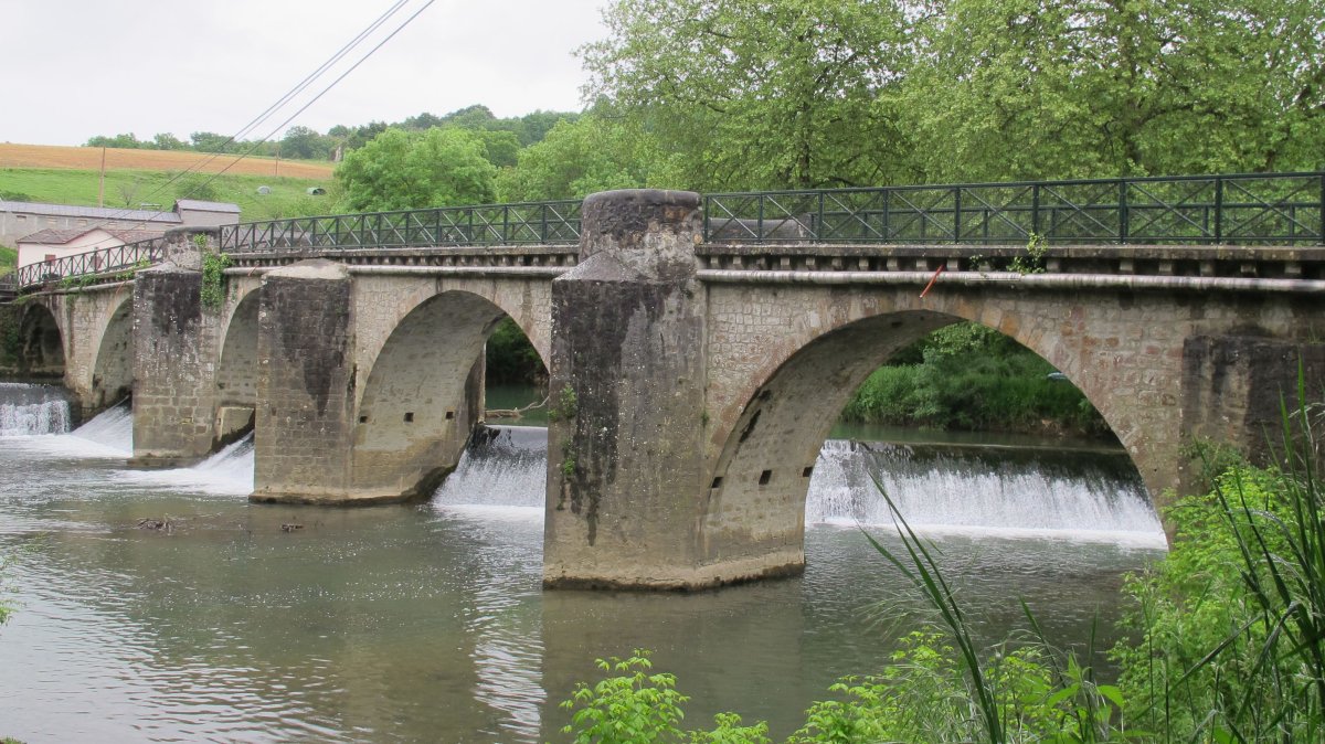 Zubia La Bidouze erreka gainean, Erreiti