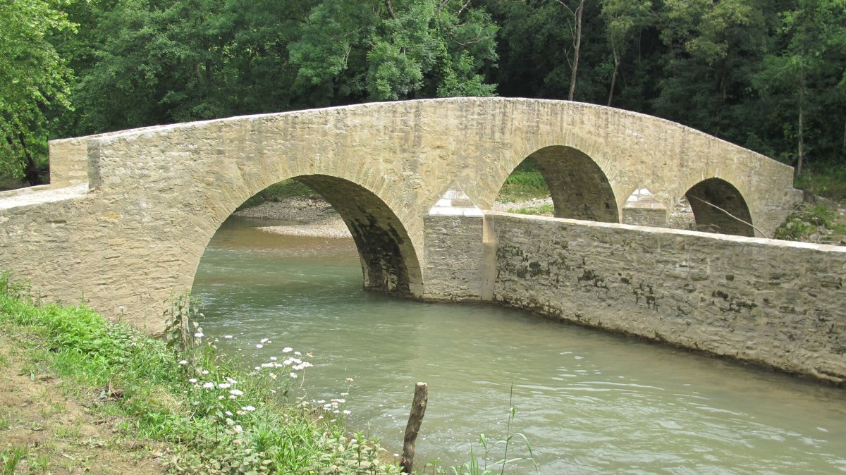 Pont de Gramont erdi aroko zubia, Bidaxune