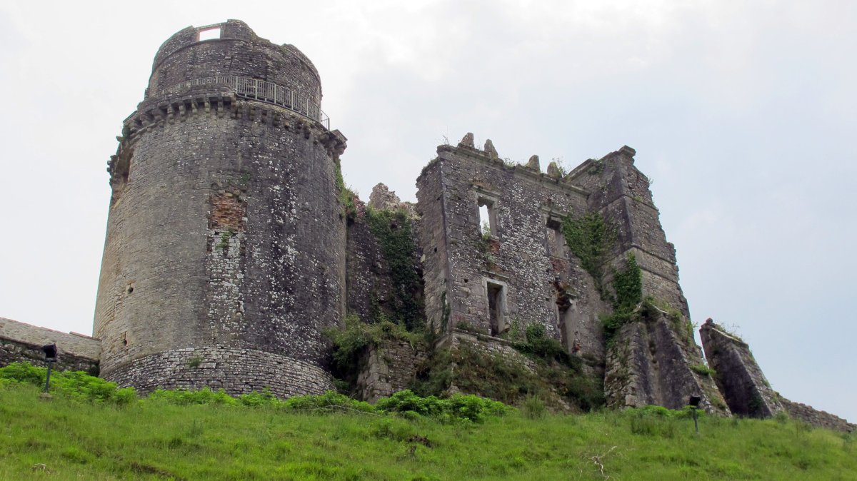 Gramont gaztelua, Bidaxune