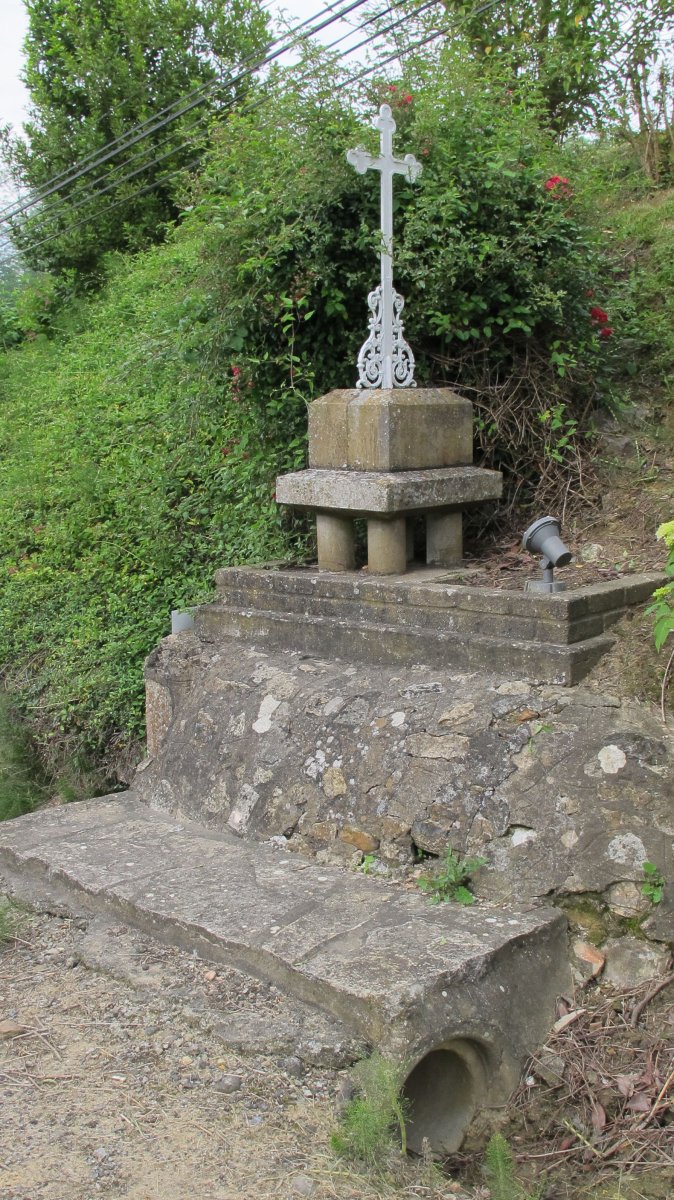 Saintalage iturria, Samatze