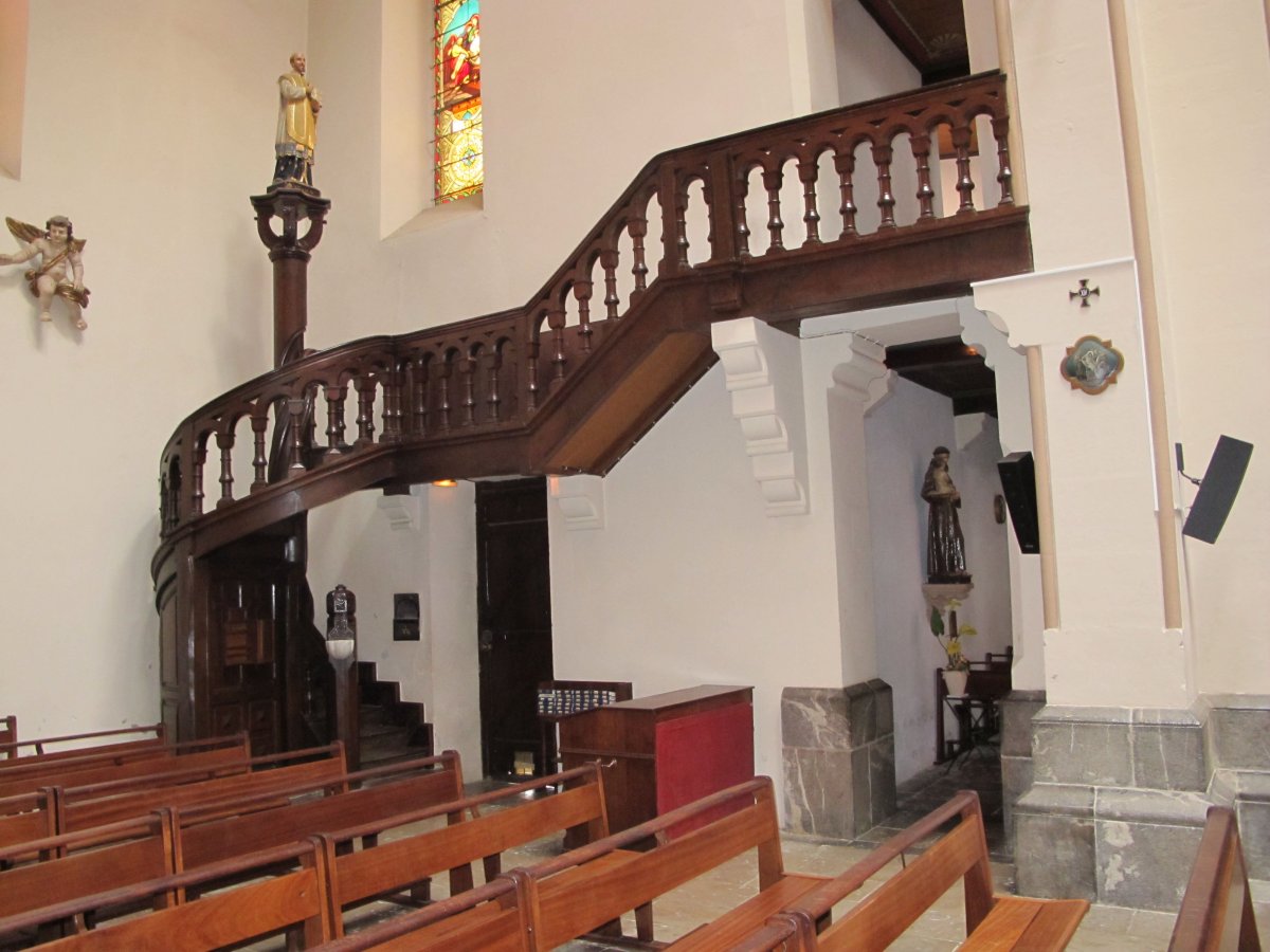 San Juan Bautista eliza, Hazparne