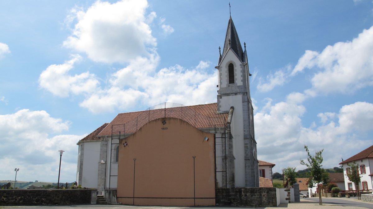 Pilotalekua eta Santa Luzia eliza, Amorotze