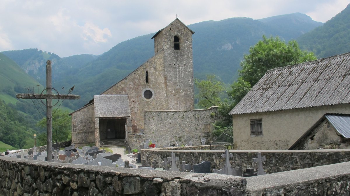 Santa Grazi eliza, Urdatx