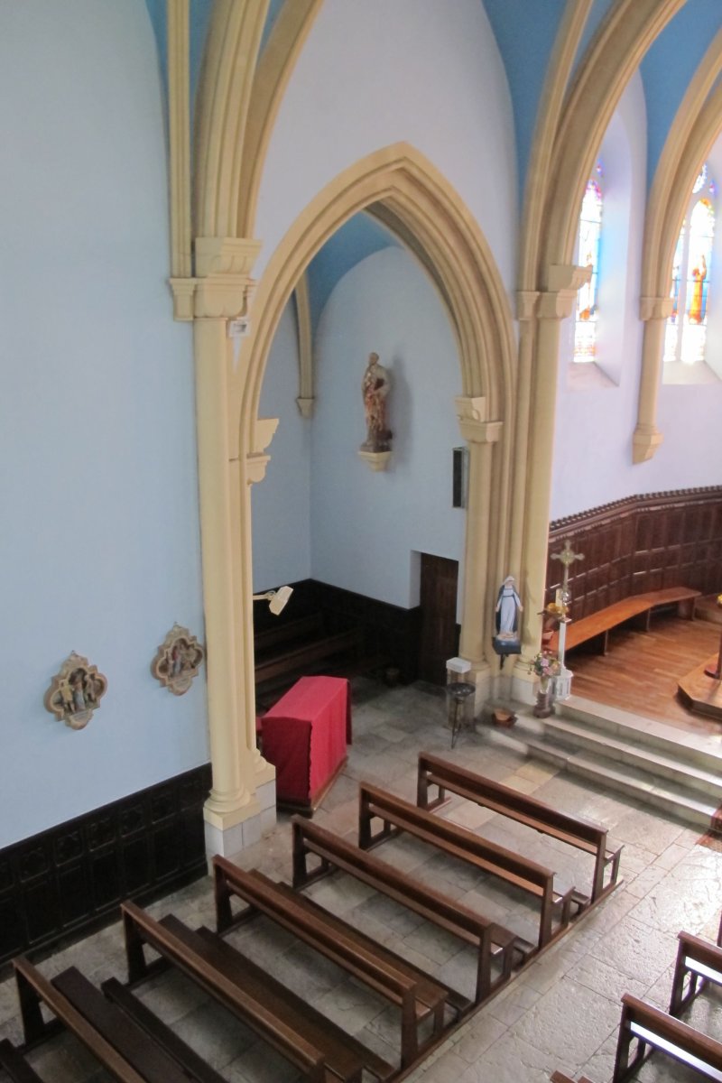 San Pedro eliza, Uhartehiri