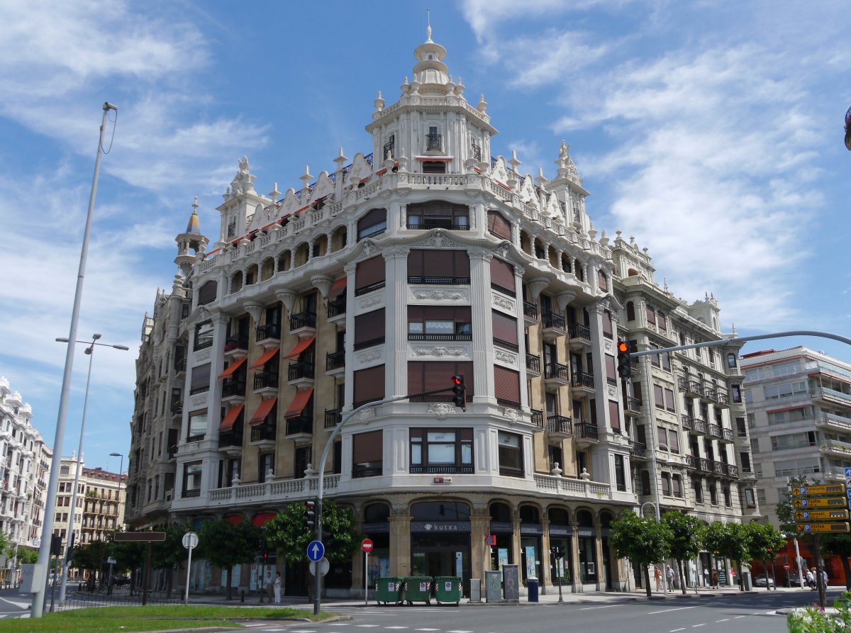 Colon 2 eraikina, Donostia