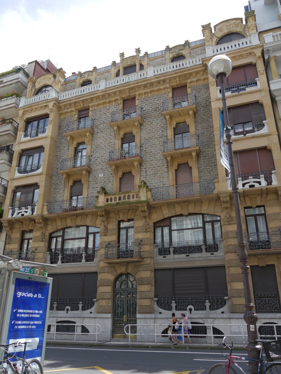 Zubieta 1E eraikina, Donostia