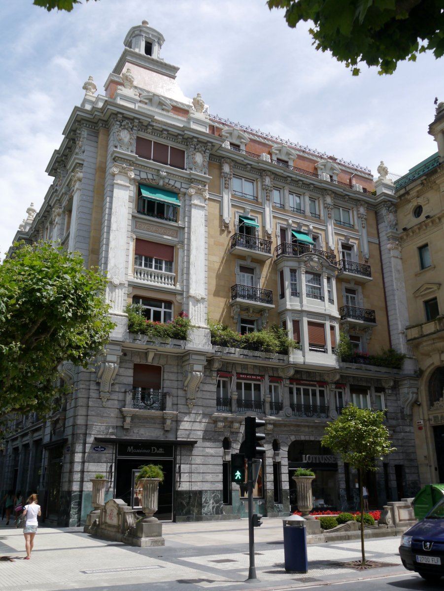 Fuenterrabia 2 eraikina, Donostia