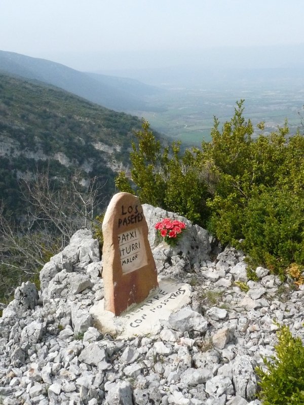 Oroitarria Burgiako gailurrean