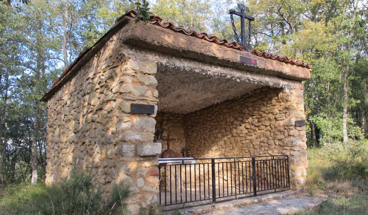 San Victor ermita, Obekuri