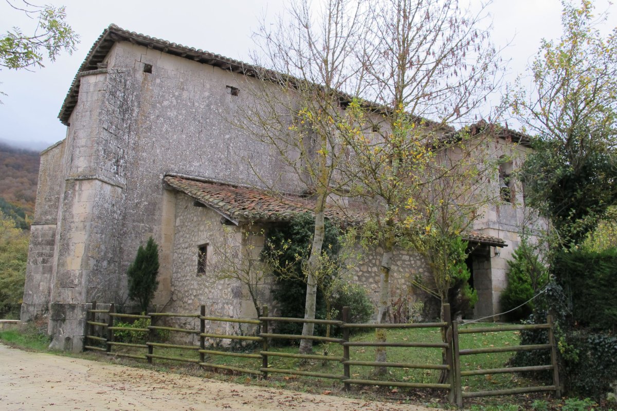 San Esteban eliza, Alangua