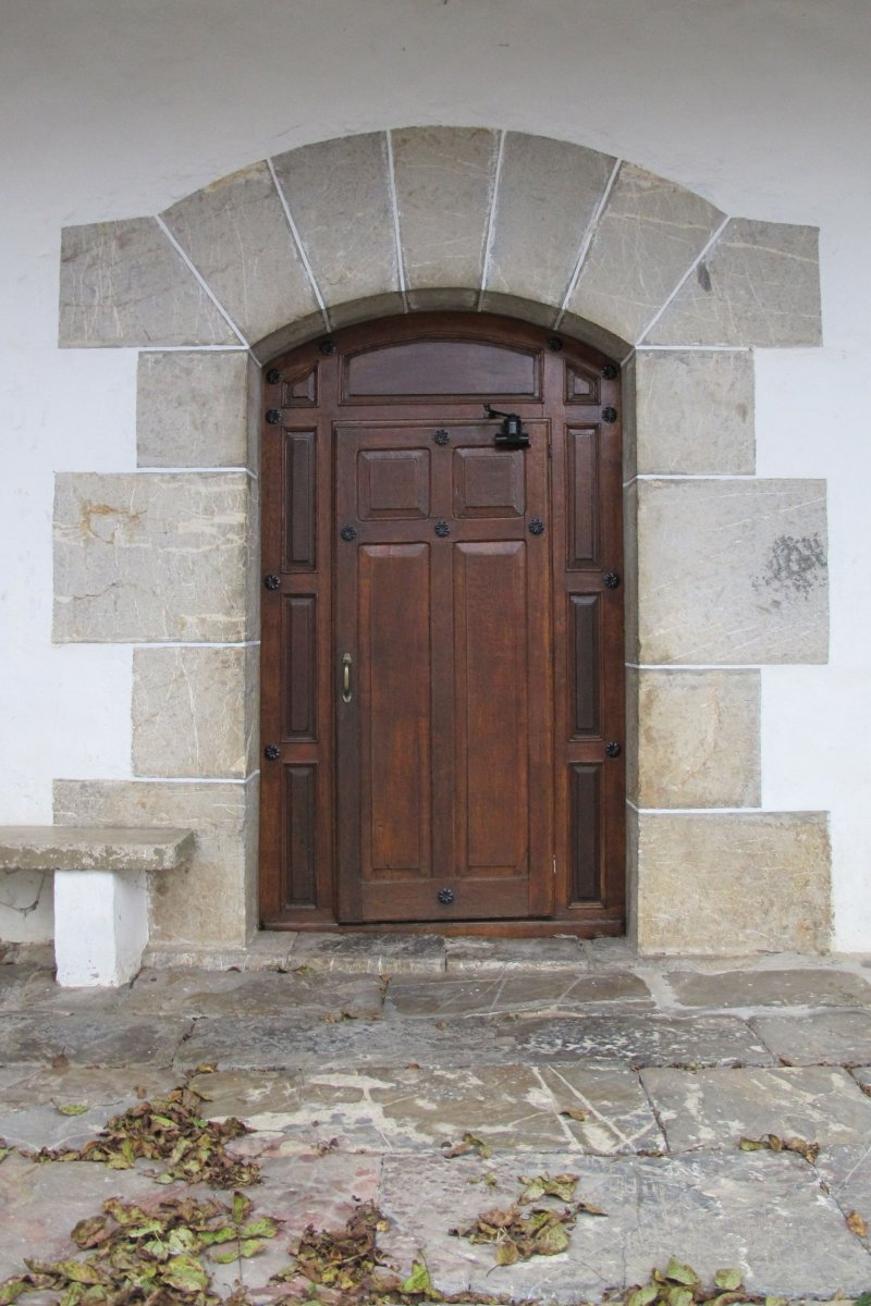 San Pedro eliza, Mugiro