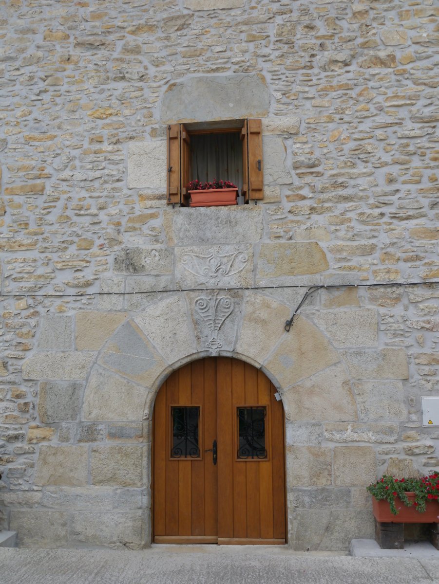 Herrikoetxea (goiko sarrera), Oskotz