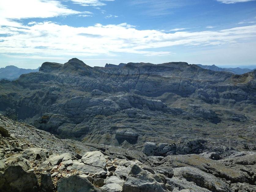 Hiru Erregeen Mahaia, Budogia, tontorretik