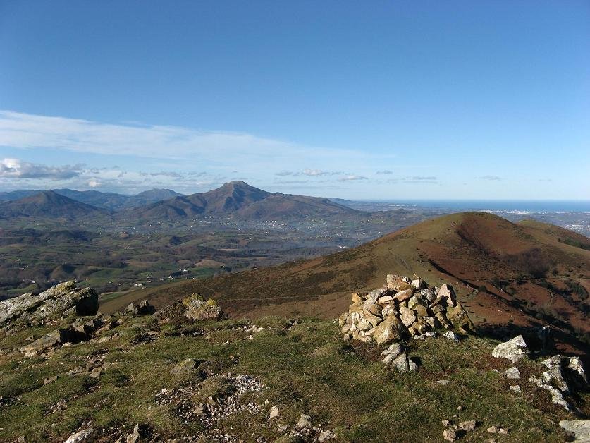 Ibanteli, Aiako Harria, Larrun, kostaldea, tontorretik