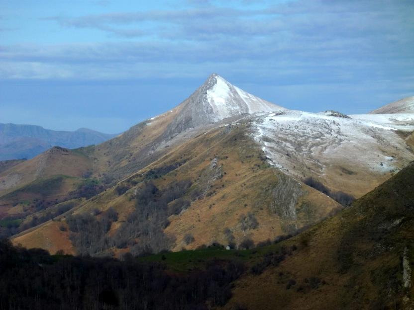 Behorlegi, mendebaldeko isurialdetik