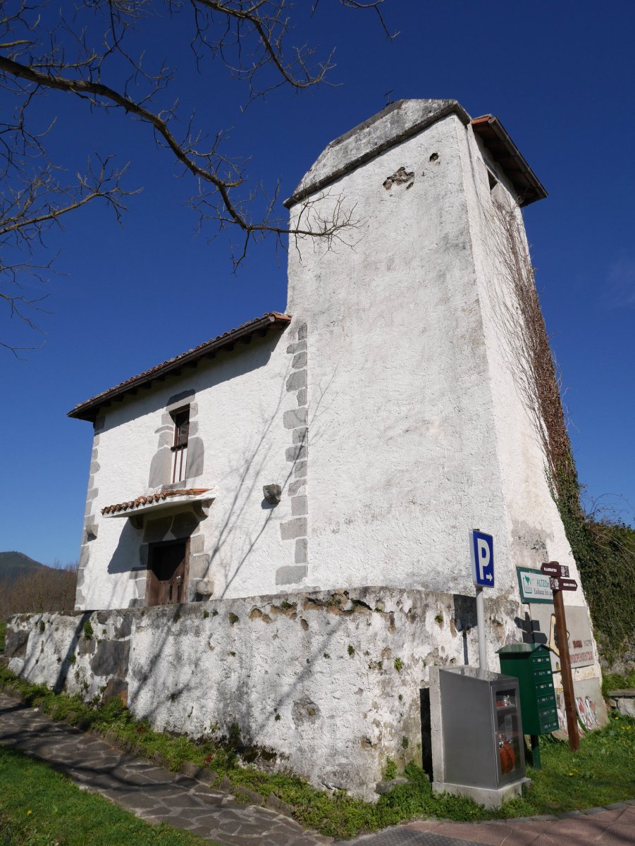Santa Barbara ermita, Altzo
