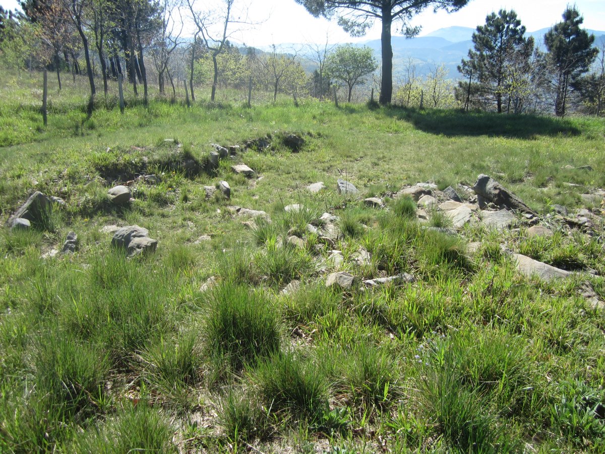 Túmulo Hirumugarrieta 1  (Abril 2014)