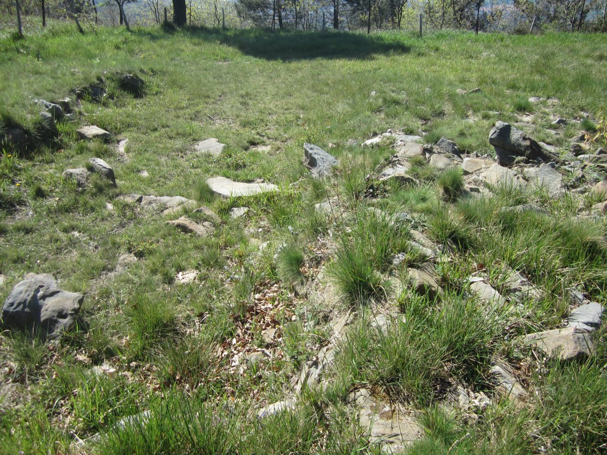 Túmulo Hirumugarrieta 1  (Abril 2014)