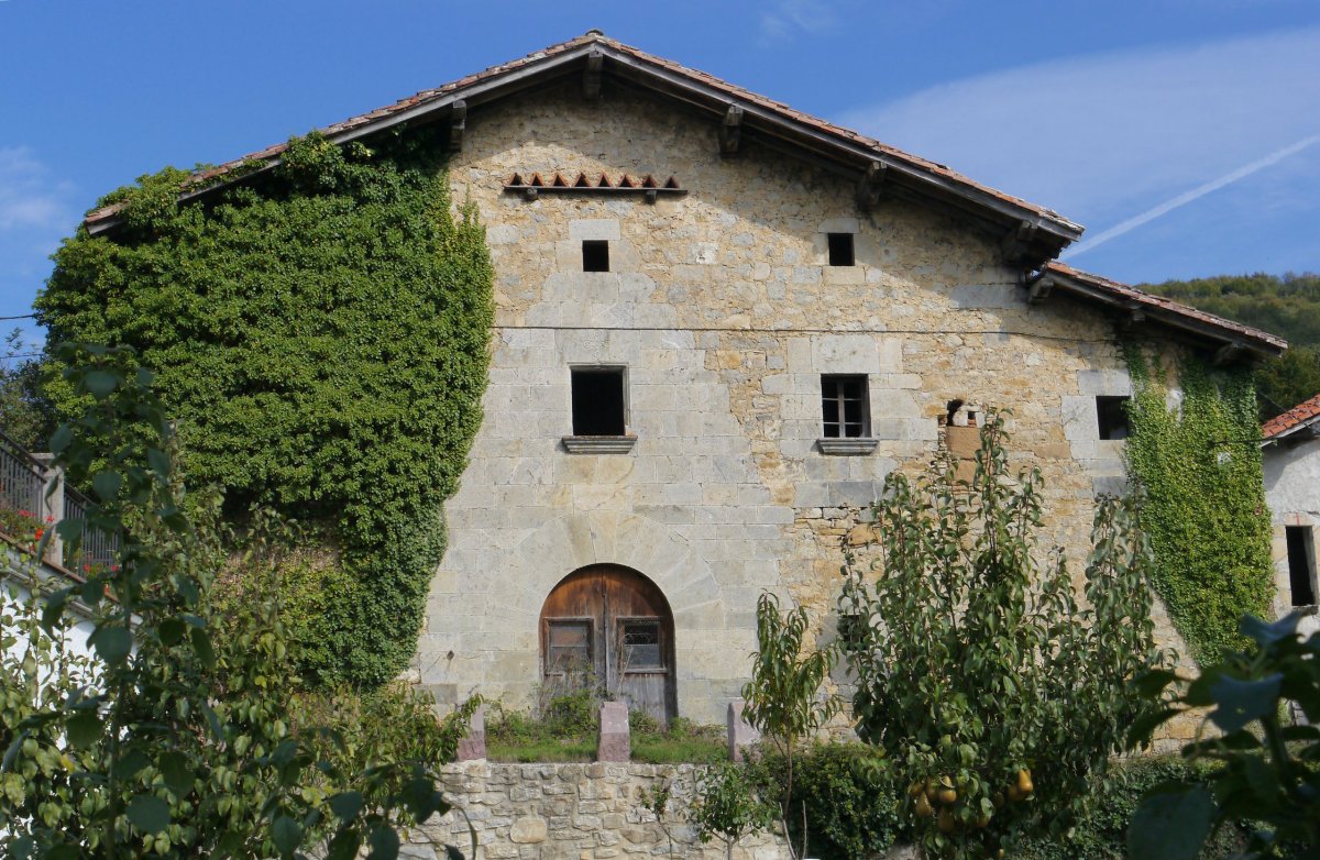 Arotzenea etxea, Ihaben