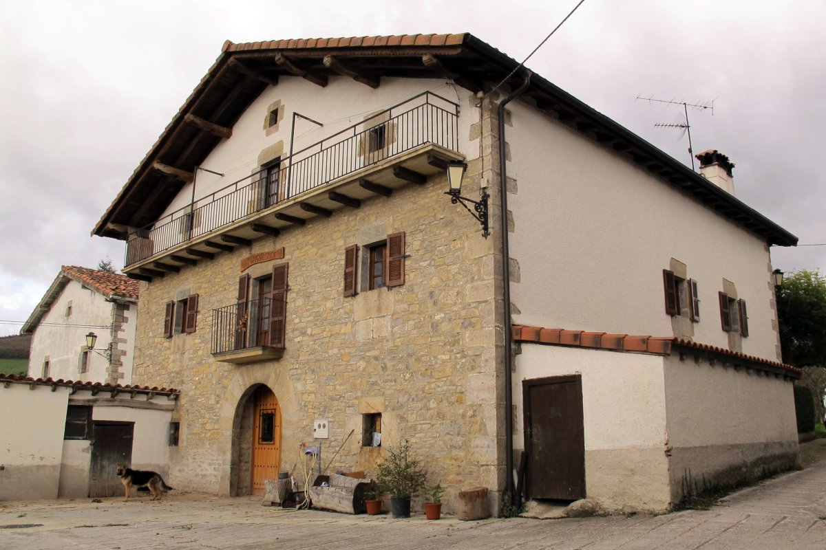 Zurgiñenea etxea, Itsaso-Basaburua