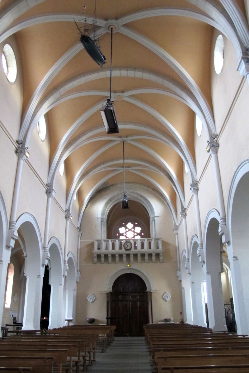 Notre Dame eliza, Bokale