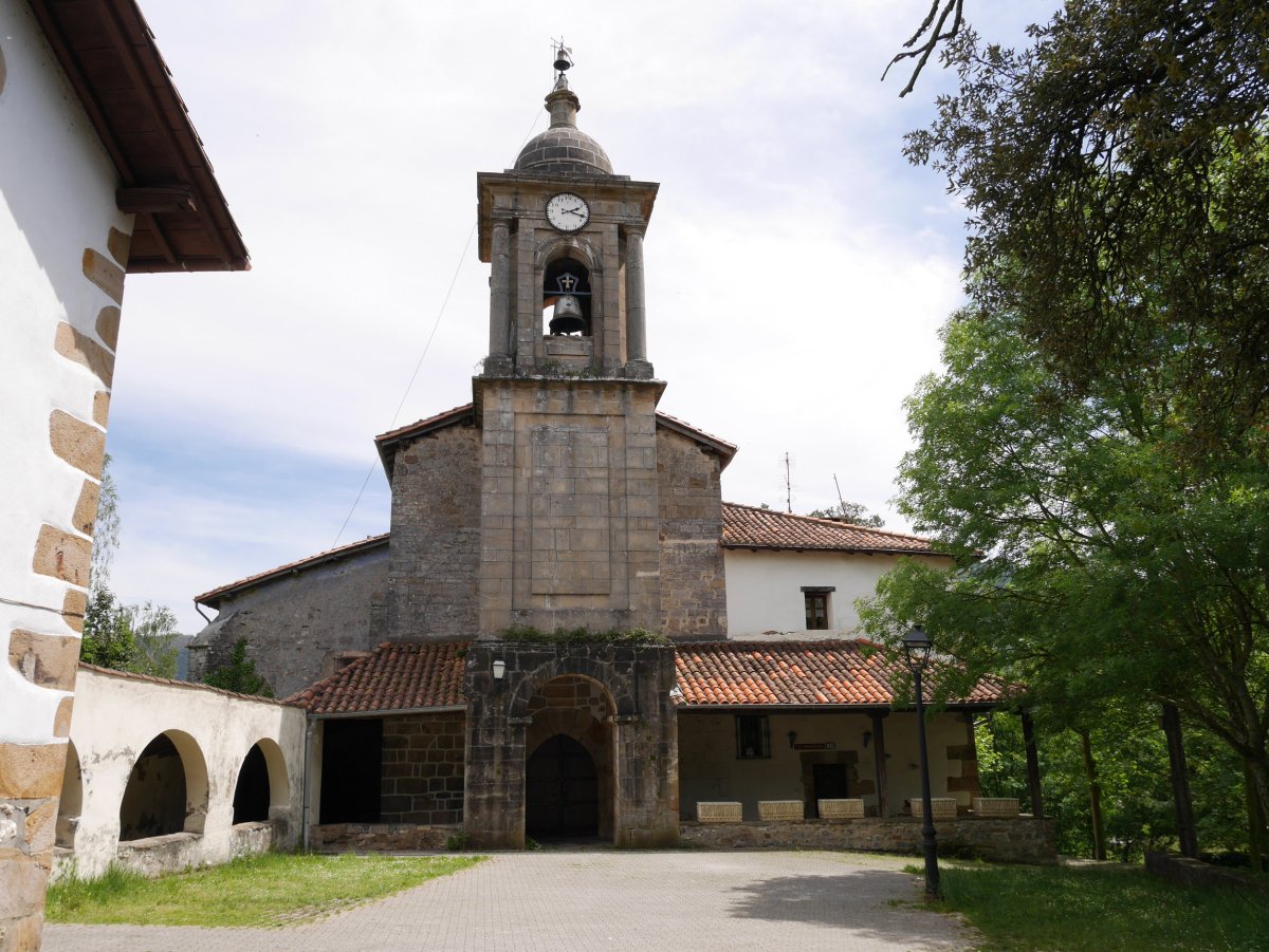 San Juan Bataiatzailea eliza, Aozaratza