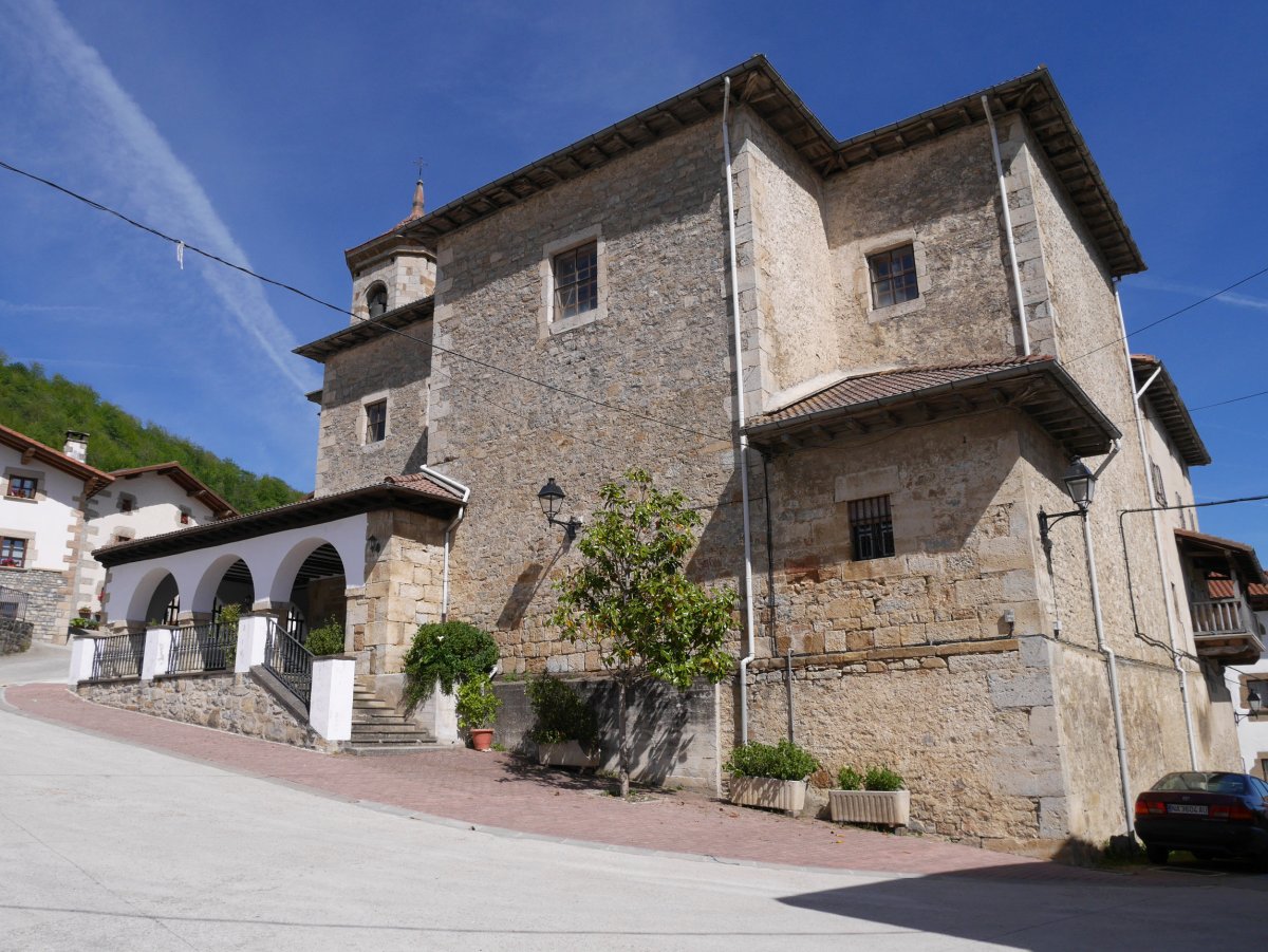 San Pedro eliza, Larraintzar