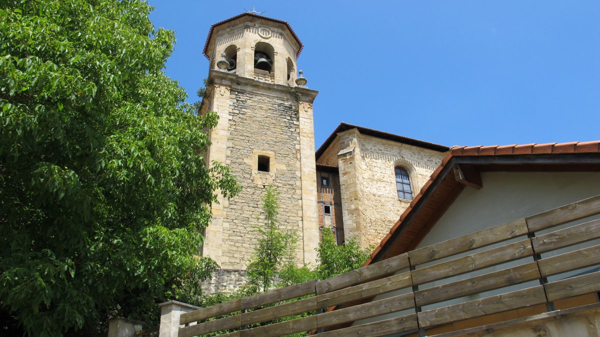 San Martin eliza, Manurga