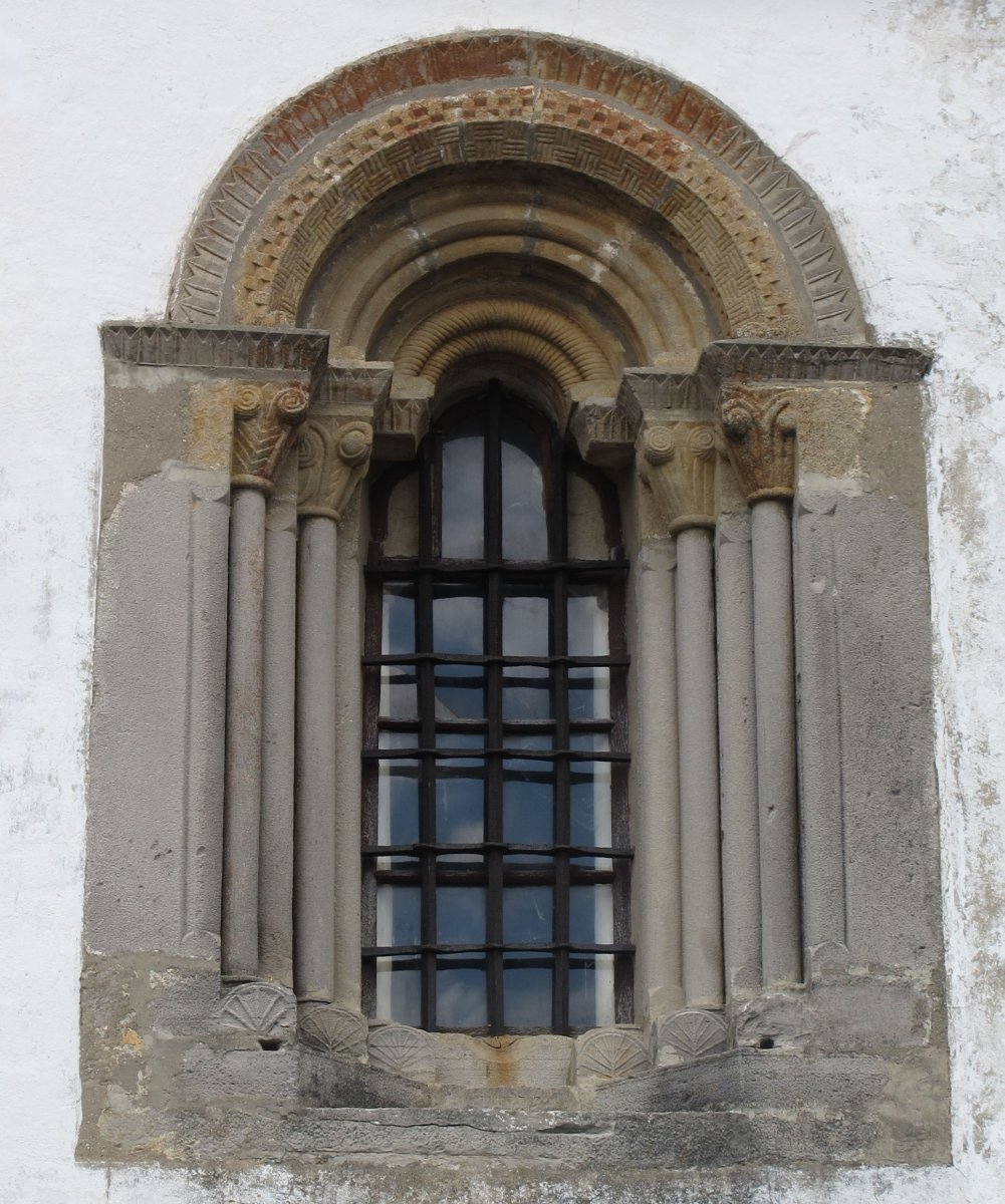 San Pedro eliza, Beluntza