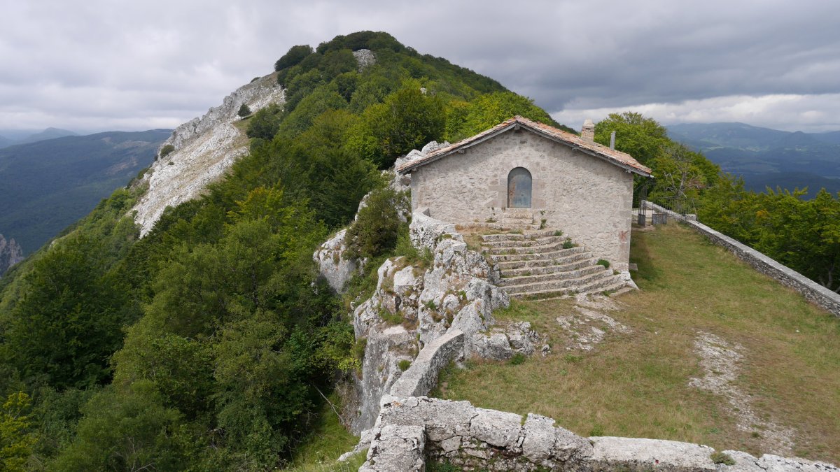 Trinitatearen ermitaren aldameneko aterpea, Erga