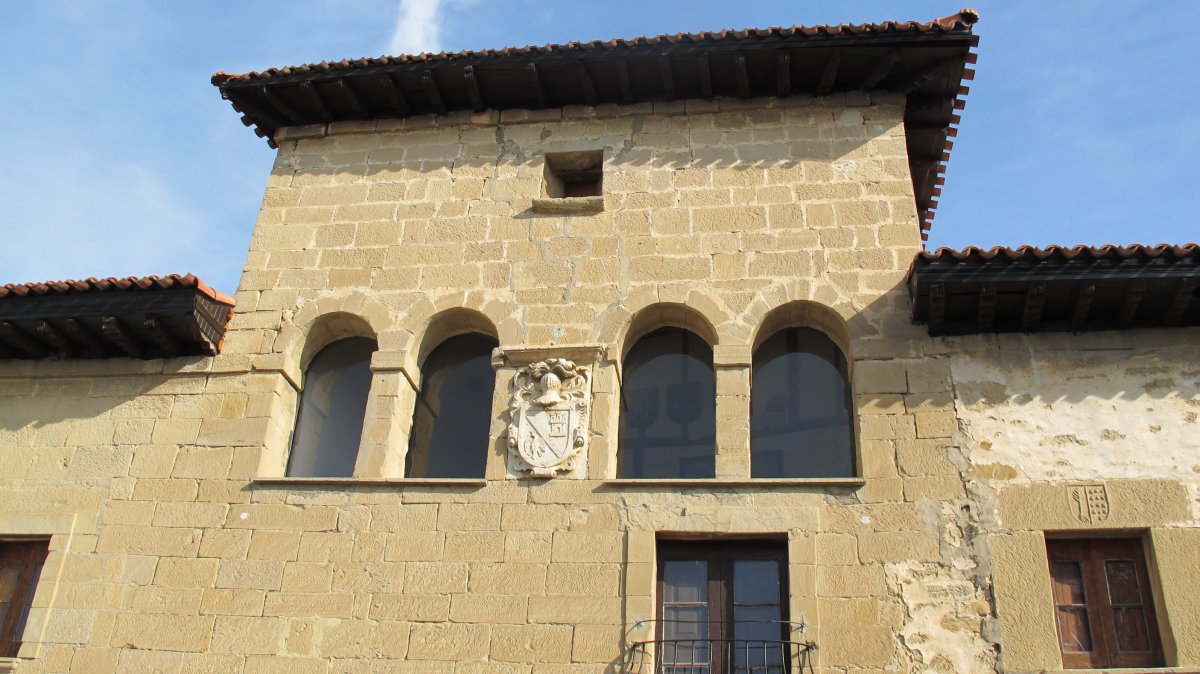 Saenz de Santamaria jauregia, Rivabellosa