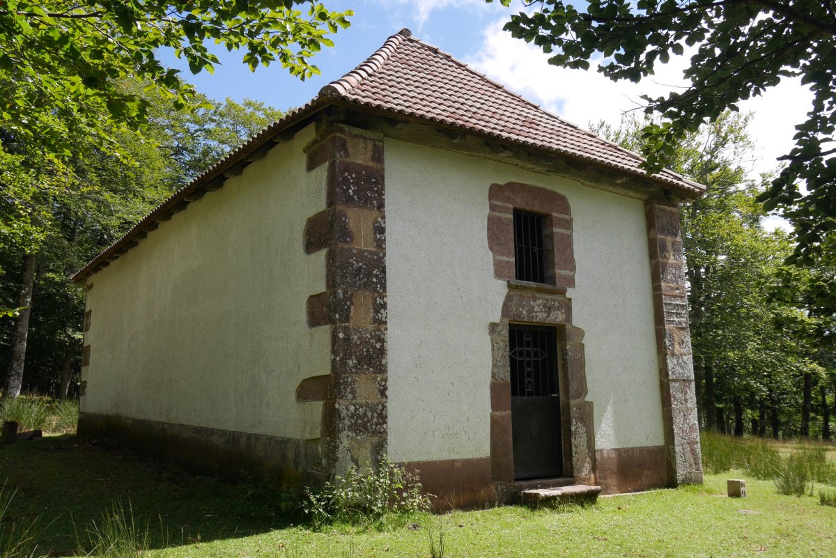 Santo Kristo ermita, Burdindogi