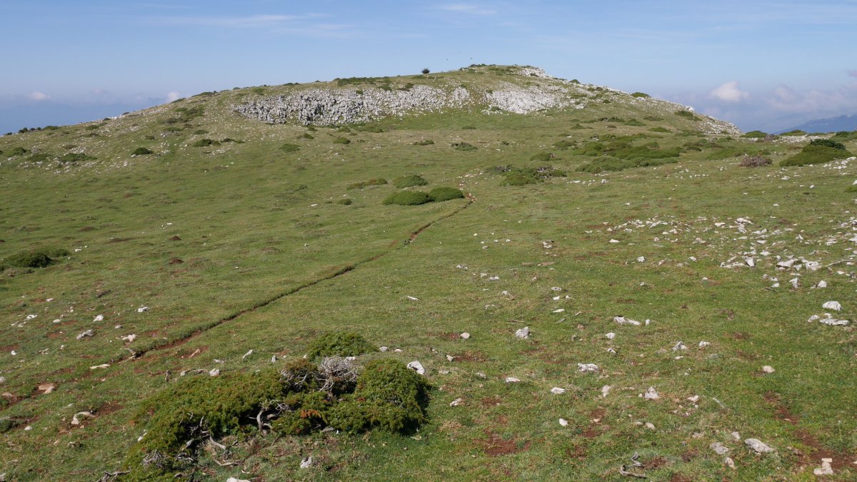 Ihurbaingo gainera gerturatzen Ekialdetik