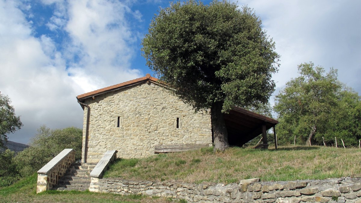 Pozako Andra Mari ermita, Lendoño Bekoa