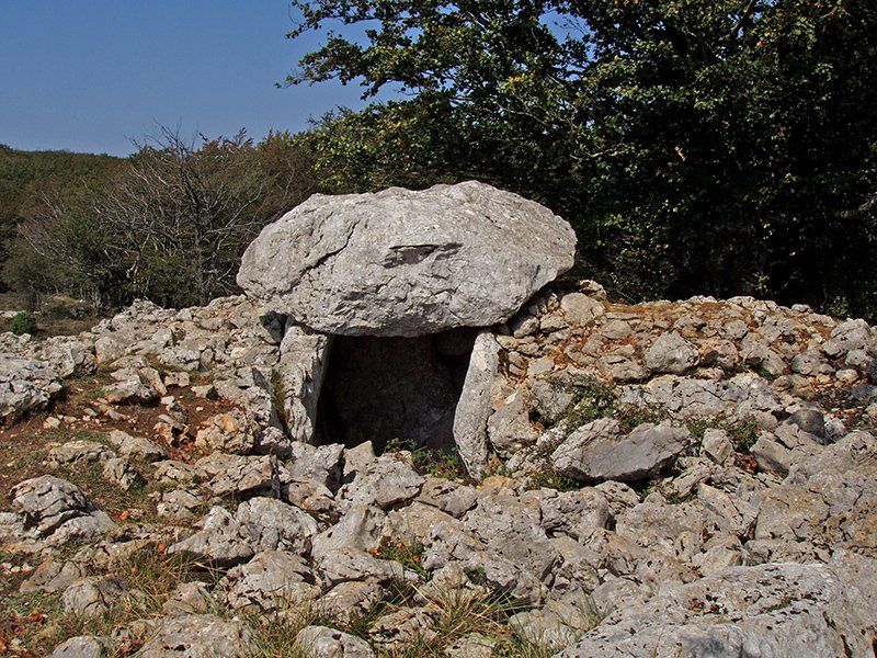 Larrazpil trikuharria