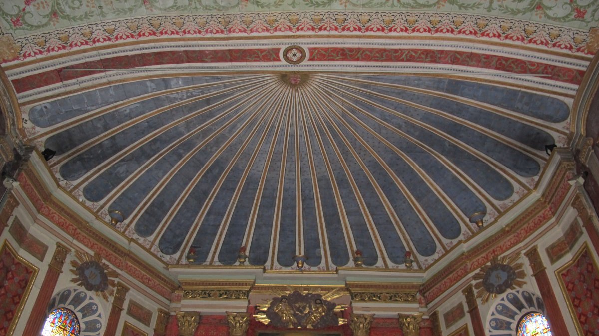 San Juan Bautista eliza, Arrangoitze