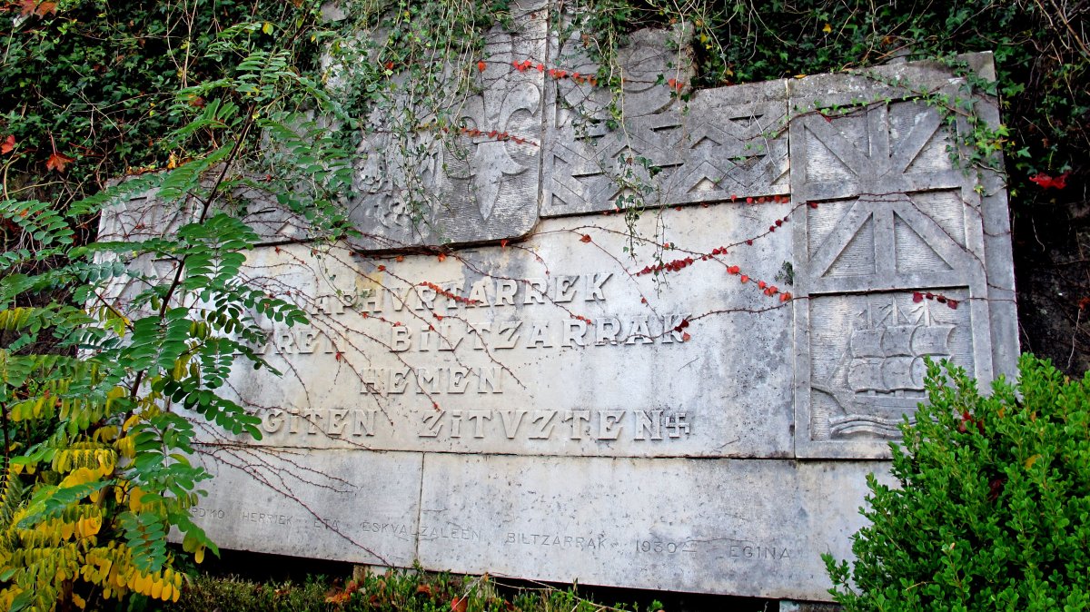 Gaztelondoa (Udaletxe zaharra) jauregia, Uztaritze