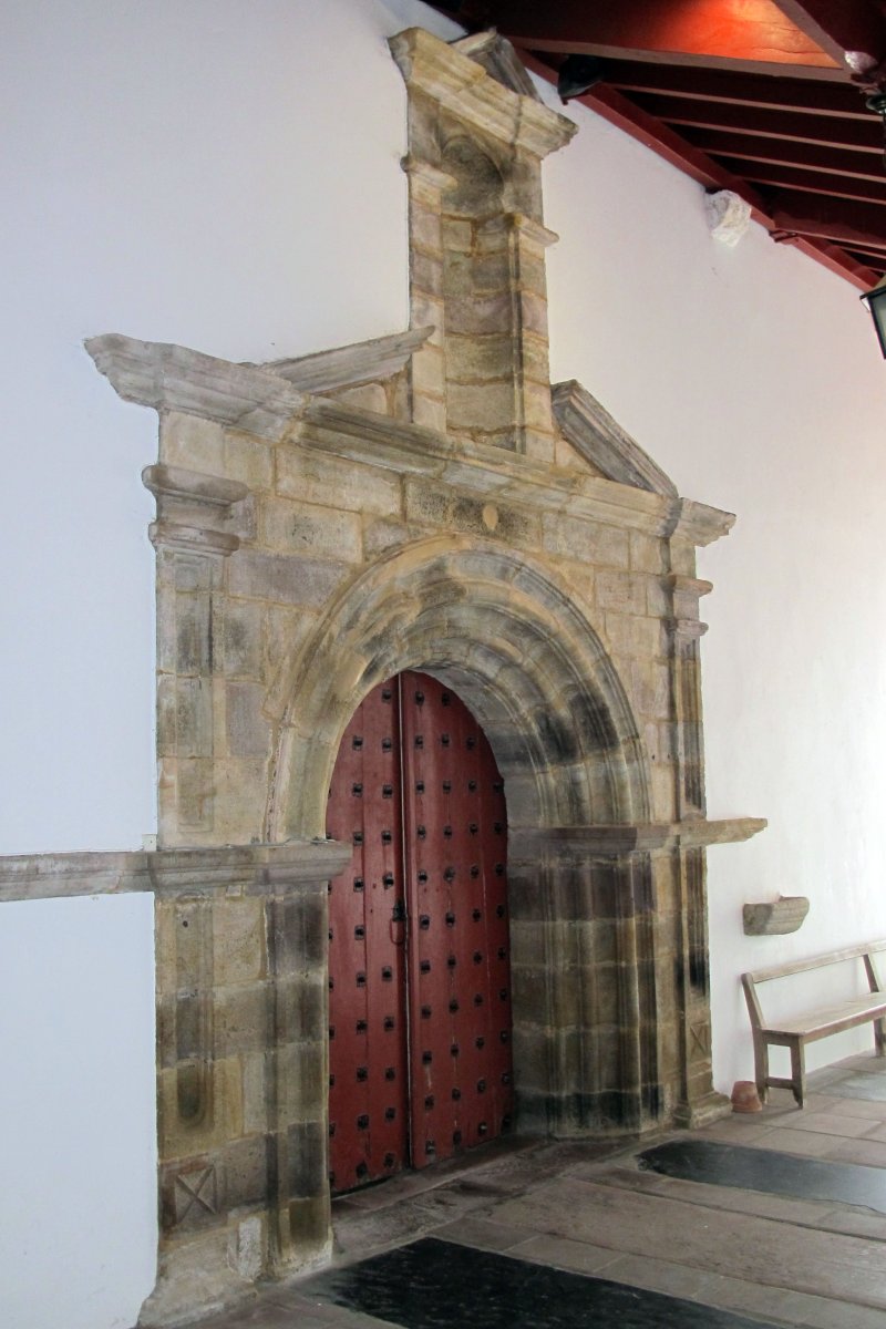 Saint Etienne eliza, Makea