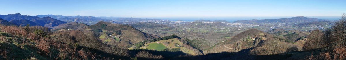 Aldurako gainetik itsas aldera begira
