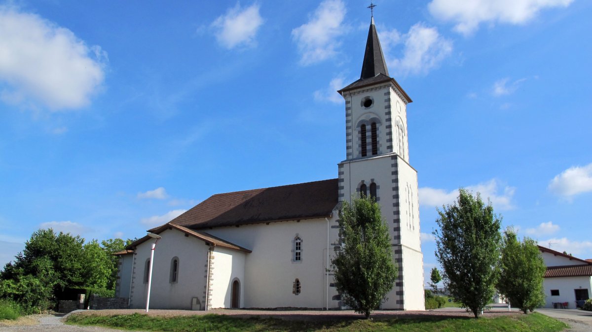 San Lorentzo eliza, Arberatze