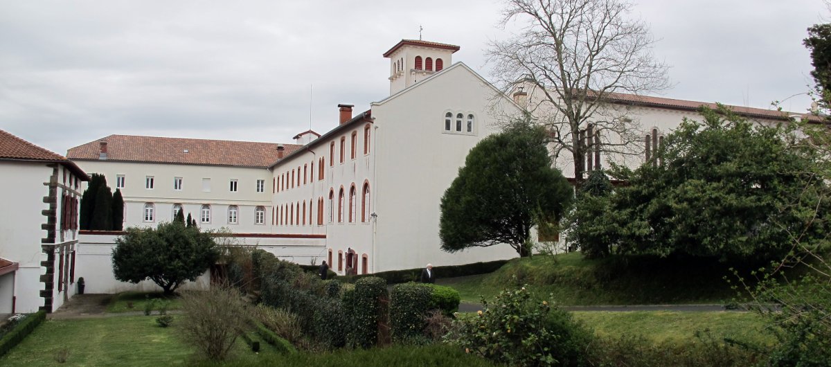 Benediktinoen Monastegia, Ahurti