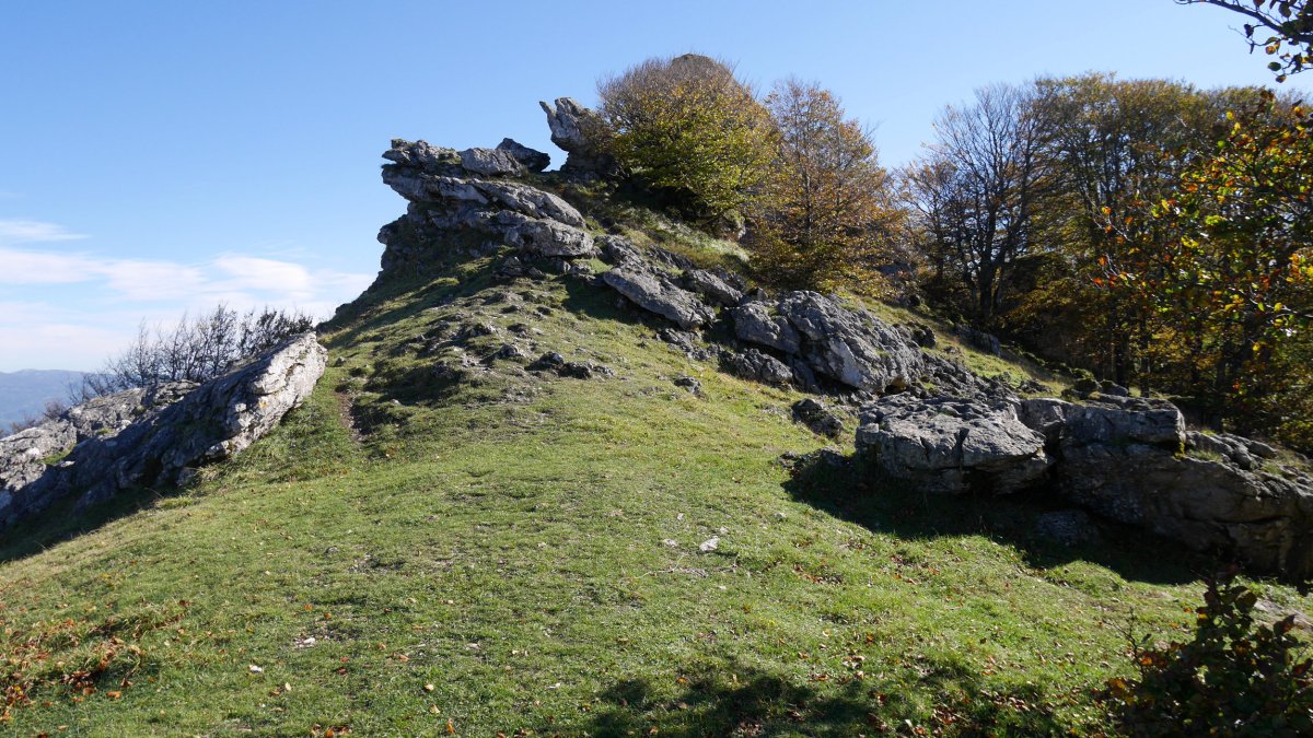 Muino harritsua ertzeko bidean