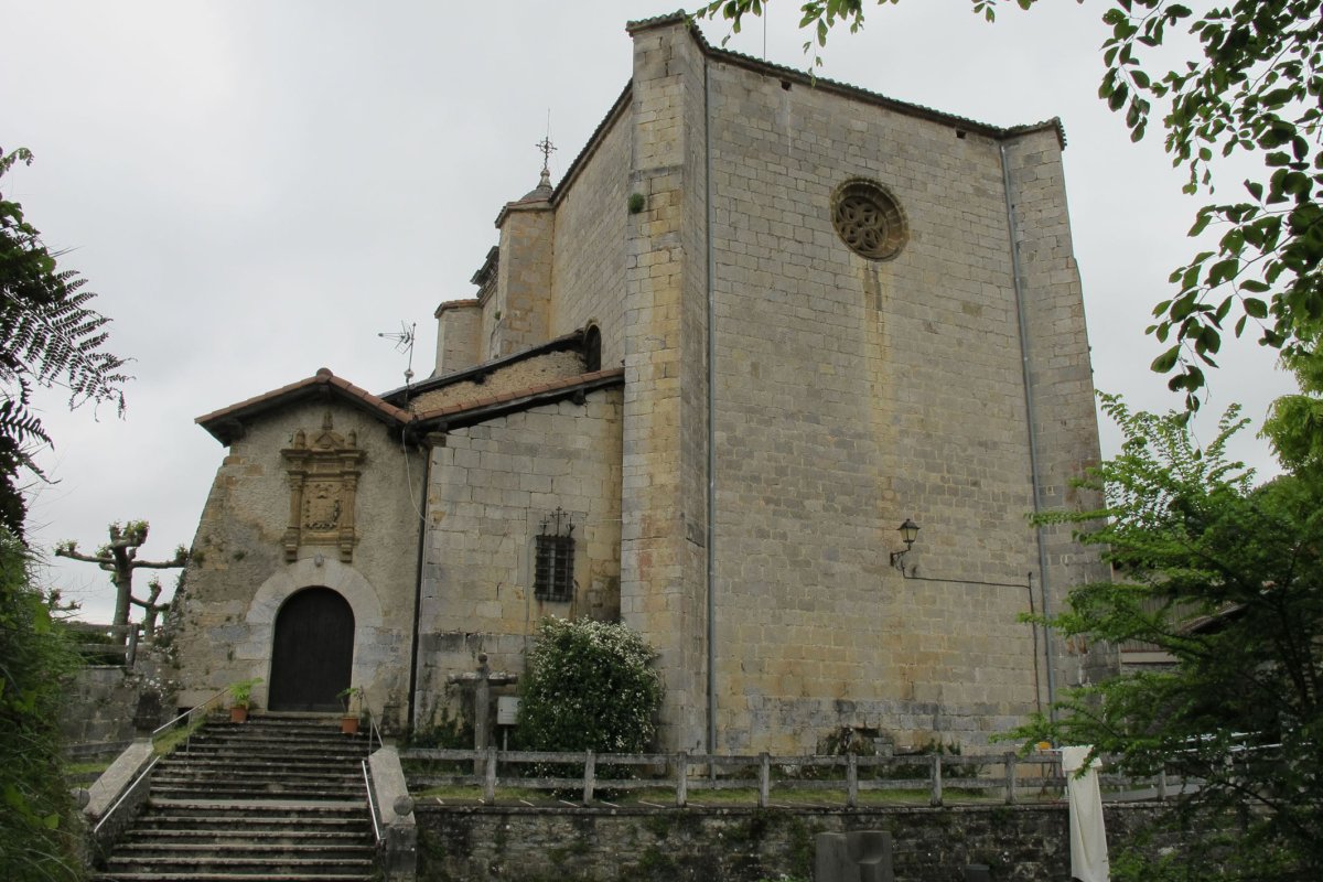 Jasokundeko Ama eliza, Gaztelu