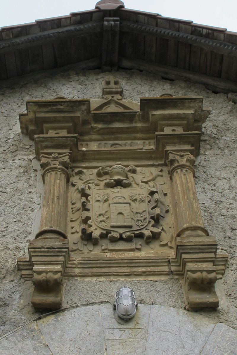 Jasokundeko Ama eliza, Gaztelu